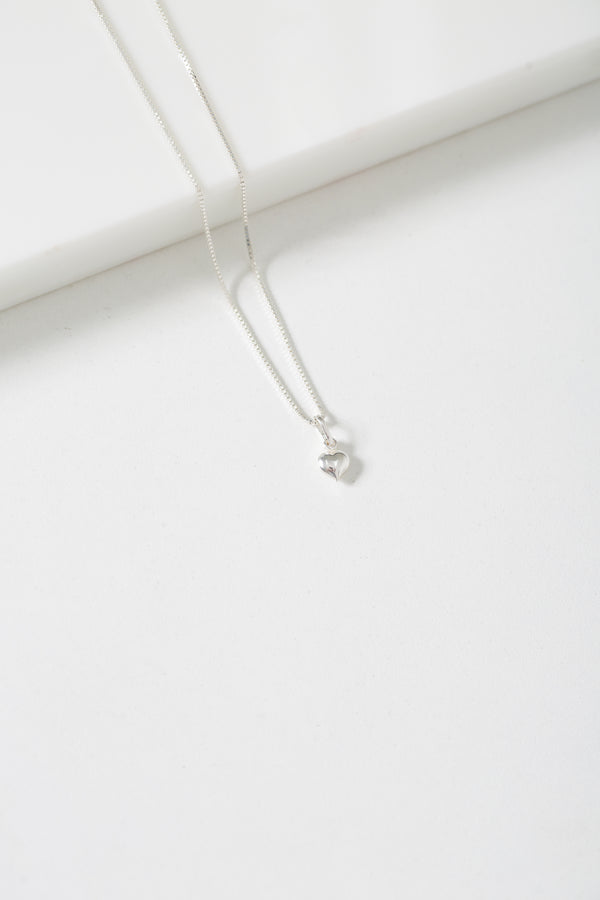 Colar Veneziana em Prata 925 com Pingente Coração Liso Mini 6x12mm – Kayro Joias