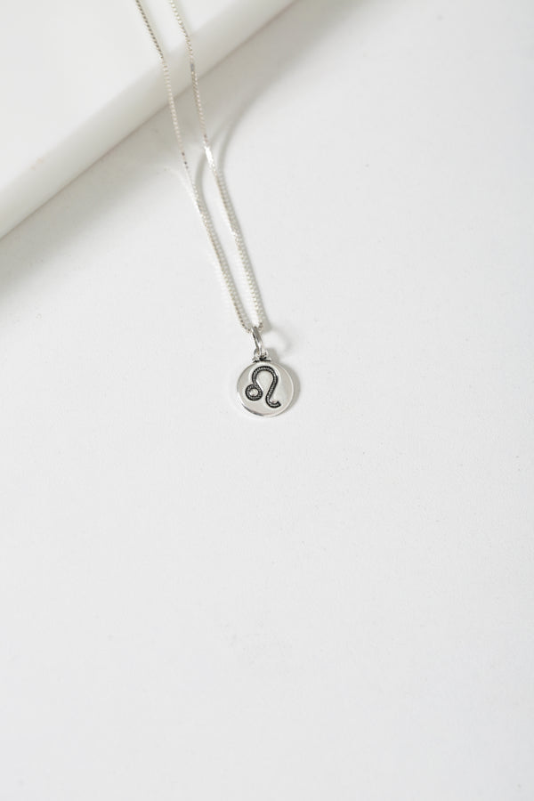 Colar Veneziana em Prata 925 com Pingente Signo de Leão – Kayro Joias