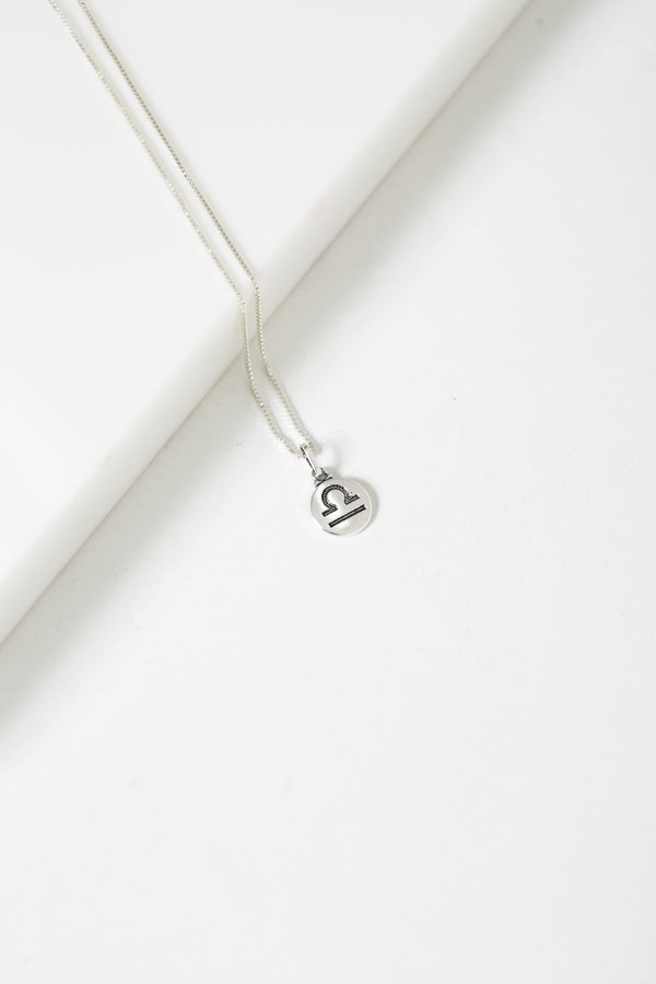 Colar Veneziana em Prata 925 com Pingente Signo de Libra – Kayro Joias