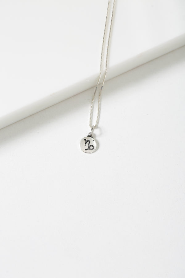 Colar Veneziana em Prata 925 com Pingente Signo de Capricórnio – Kayro Joias